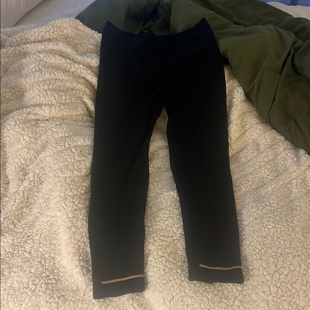 Lunya Black Leggings with Form-Fitting Design